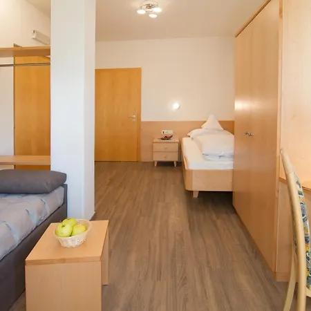 Bed & Breakfast Garni Luziafeld Hof *