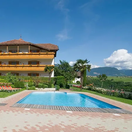 Garni Luziafeld Hof Bed & Breakfast *